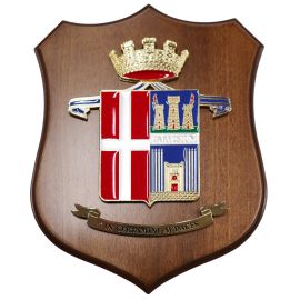 CREST IN METALLO SMALTATO BASE LEGNO 22,5X17,5CM 28 RGT CAVALLEG.TREVISO