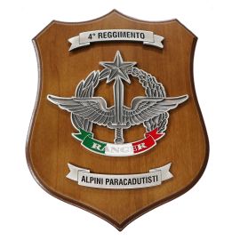 CREST IN METALLO SMALTATO BASE LEGNO 22,5X17,5CM 4 RGT ALPINI PAR RANGER